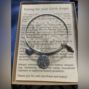 Granddaughter Hero I love you xoxo Silver Charm Bracelet Heart and Tree Pendants